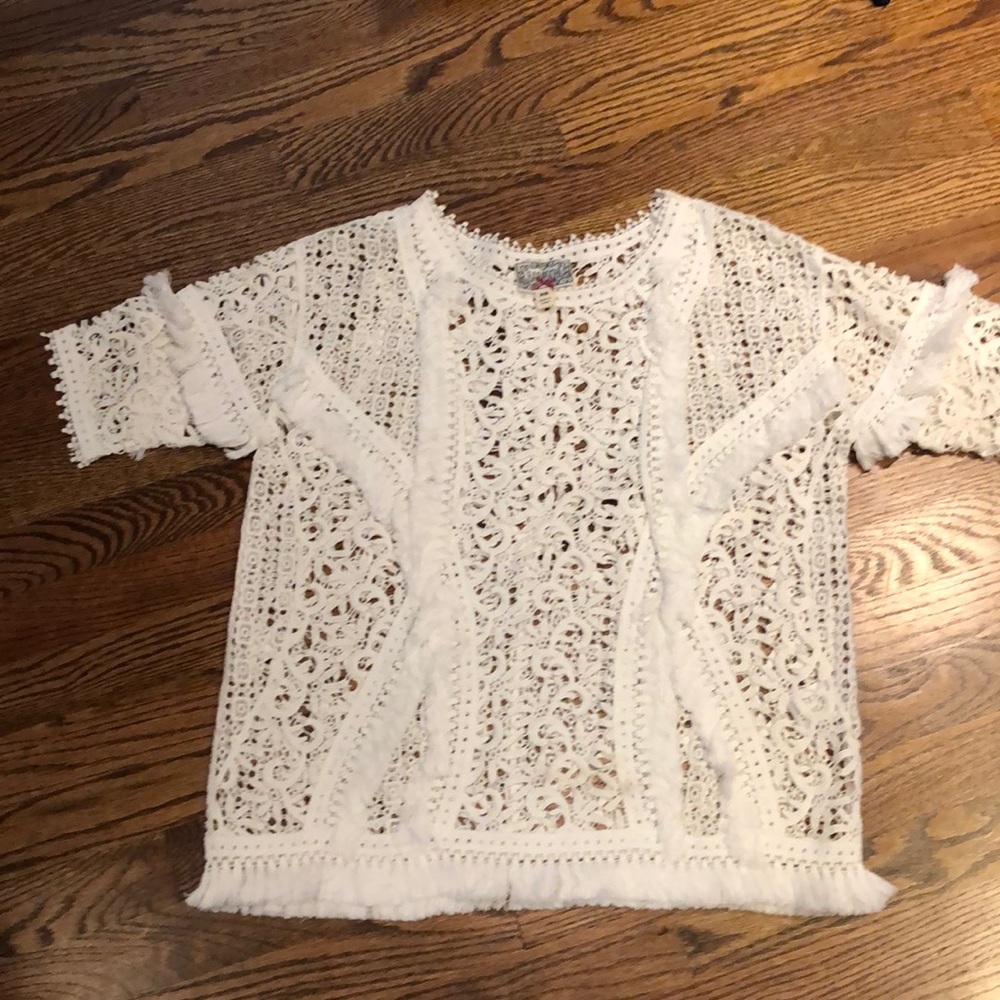 Like new lace top